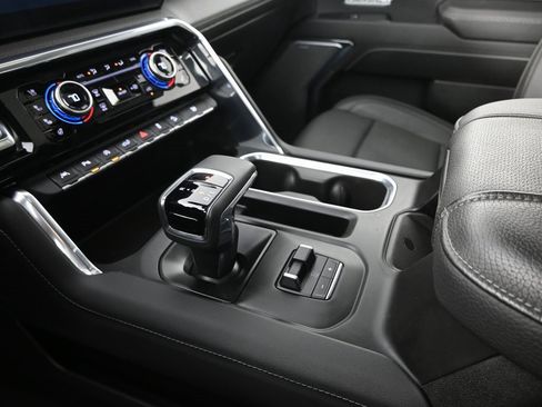 Used 2024 GMC Sierra 1500 Denali image 32