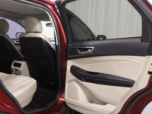Used 2018 Ford Edge Titanium w/ Equipment Group 301A AWD/4WD image 16