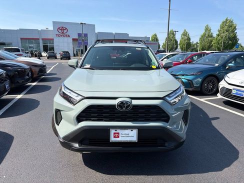 Used 2022 Toyota RAV4 XLE w/ Convenience Package AWD/4WD image 2