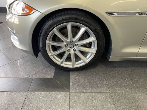 Used 2013 Jaguar XJ RWD image 21