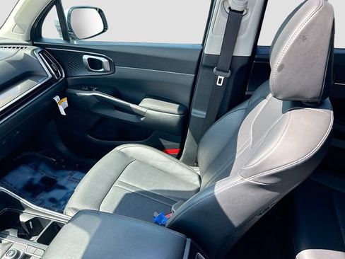 Used 2025 Kia Sorento S w/ Panoramic Sunroof Package FWD image 5