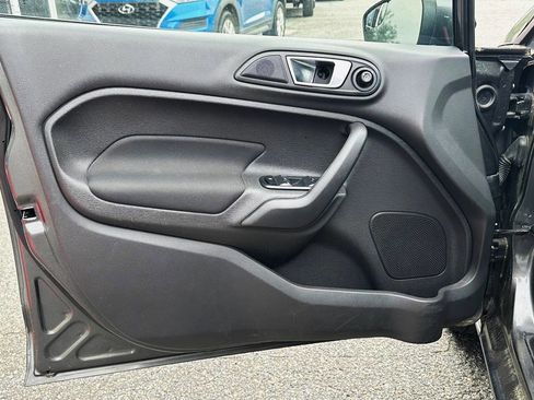 Used 2015 Ford Fiesta SE image 10