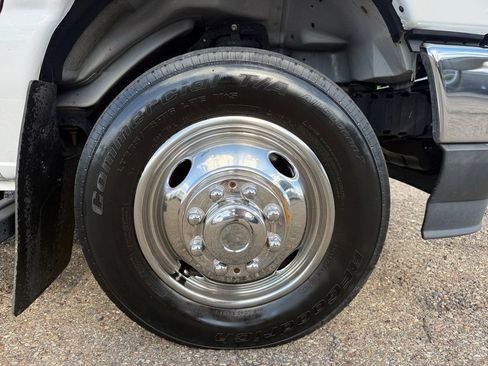 Used 2021 Ford E-450 and Econoline 450 Super Duty w/ Power Windows & Locks Group RWD image 21