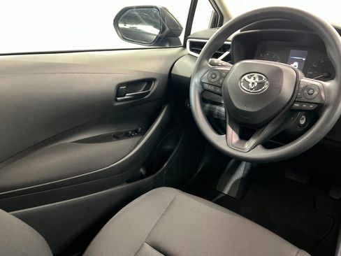 Used 2025 Toyota Corolla LE image 12