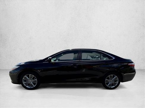 Used 2017 Toyota Camry SE image 6
