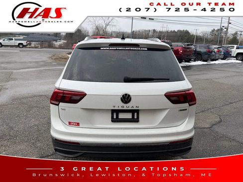 Used 2023 Volkswagen Tiguan SE w/ Panoramic Sunroof Package image 5