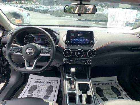 Used 2024 Nissan Sentra SR w/ SR Premium Package FWD image 21