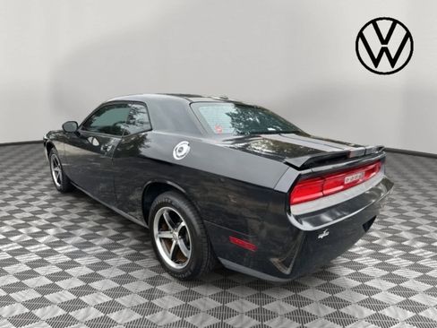 Used 2010 Dodge Challenger SE image 5