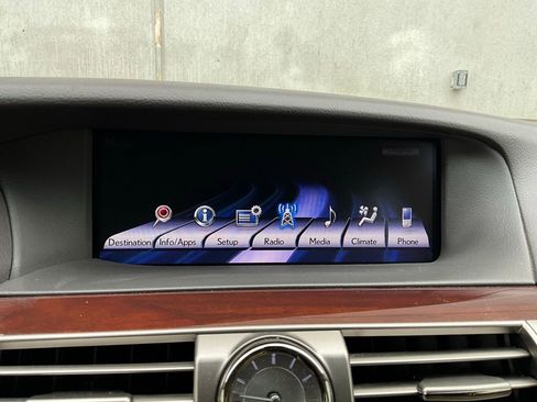 Used 2014 Lexus LS 460 w/ Comfort Package image 32