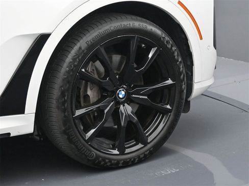 Used 2023 BMW X7 xDrive40i w/ Executive Package image 6