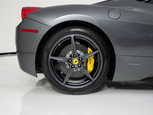 Used 2012 Ferrari 458 Italia Coupe RWD image 11