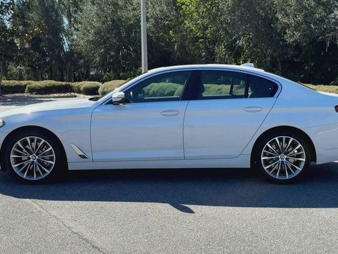 Used 2023 BMW 530i w/ Premium Package image 7
