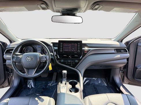 Used 2024 Toyota Camry SE FWD image 3