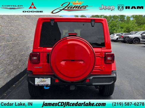 Used 2024 Jeep Wrangler Unlimited Sahara w/ Safety Group AWD/4WD image 4