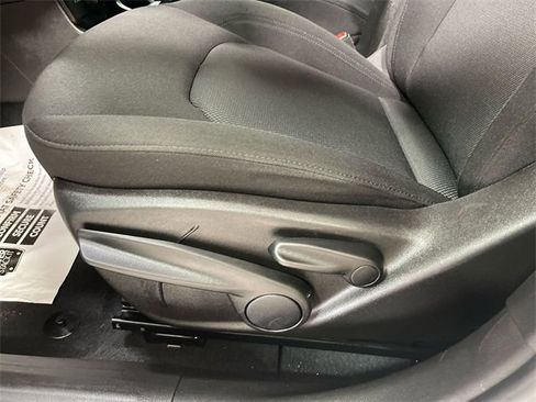 Certified 2023 Jeep Renegade Latitude image 12