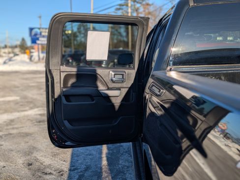Used 2018 Chevrolet Silverado 1500 LT w/ All Star Edition image 33