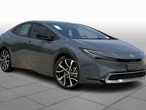 New 2025 Toyota Prius Plug-In Hybrid image 2