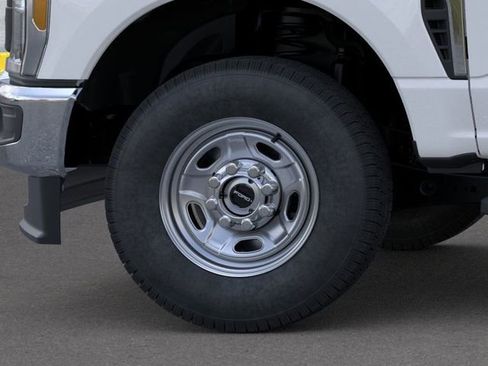 New 2026 Ford F250 XL w/ XL Chrome Package image 19