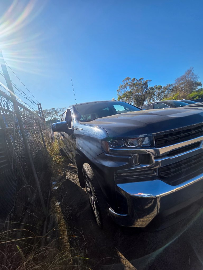 Used 2021 Chevrolet Silverado 1500 LT w/ Convenience Package II RWD image 2