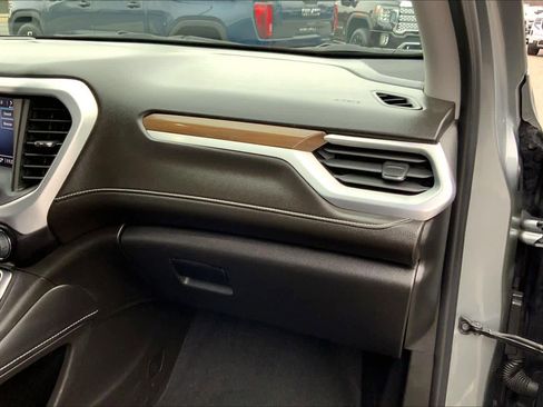 Used 2023 GMC Acadia SLE w/ Driver Convenience Package image 16