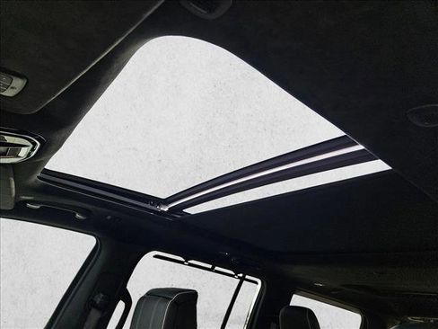 Used 2023 Jeep Grand Wagoneer Series II image 17