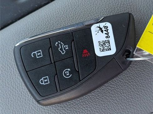 Used 2024 GMC Sierra 1500 SLE image 30