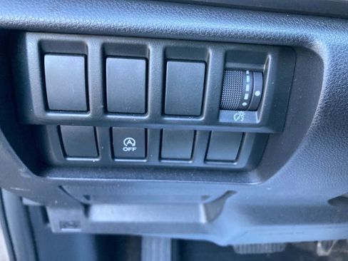 Used 2019 Subaru Forester Premium w/ All-Weather Package image 42