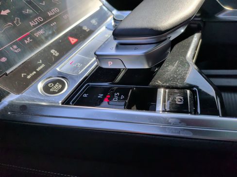 Used 2023 Audi e-tron Prestige w/ Prestige Package image 26