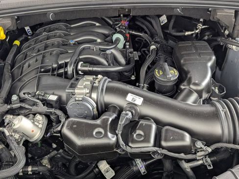 New 2025 Jeep Grand Cherokee L Altitude RWD image 12