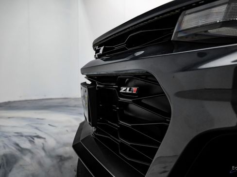 Used 2018 Chevrolet Camaro ZL1 RWD image 28