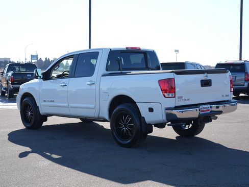 Used 2015 Nissan Titan SL w/ SL Moonroof Package image 5