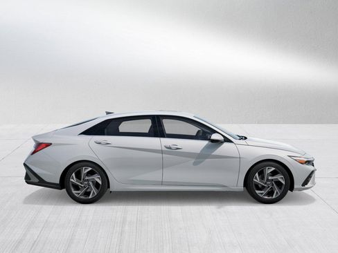 New 2026 Hyundai Elantra Limited image 7