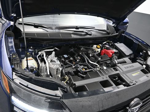 Certified 2025 Nissan Kicks SV image 22