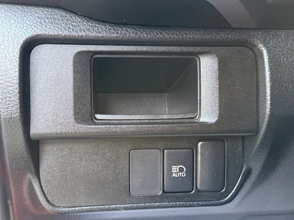 Used 2019 Toyota Tacoma SR5 w/ SR5 Appearance Package (SM) AWD/4WD image 21
