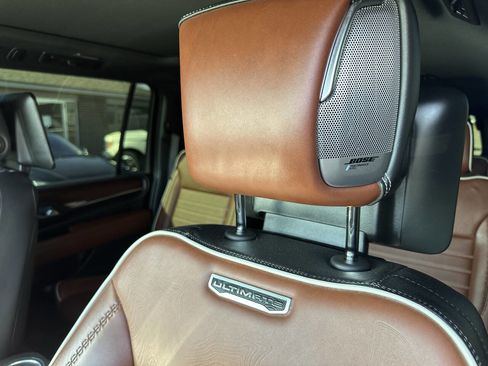 Used 2023 GMC Yukon XL Denali Ultimate image 16