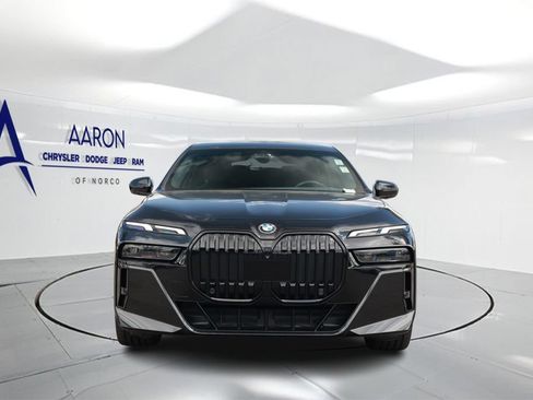 Used 2023 BMW 760i xDrive AWD/4WD image 4
