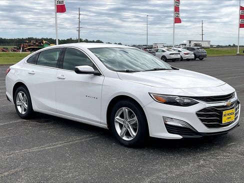 Used 2021 Chevrolet Malibu LS FWD image 1