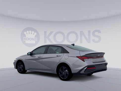 New 2026 Hyundai Elantra SEL Sport Premium FWD image 5