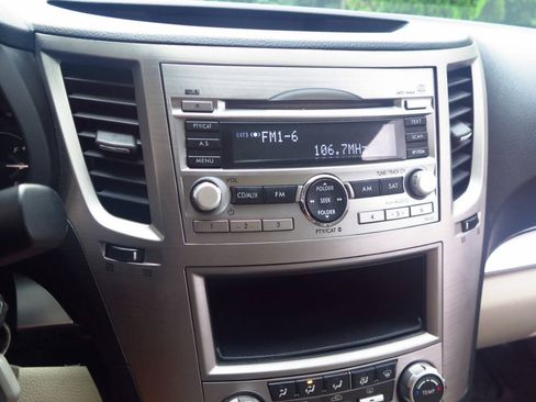 Used 2011 Subaru Legacy 2.5i AWD/4WD image 9