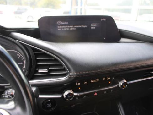 Used 2021 MAZDA MAZDA3 s image 24