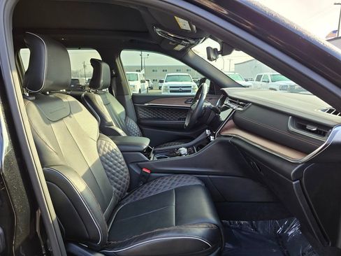 Used 2022 Jeep Grand Cherokee Summit w/ Advanced Protech Group IV image 10