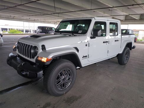 New 2025 Jeep Gladiator Sport image 9