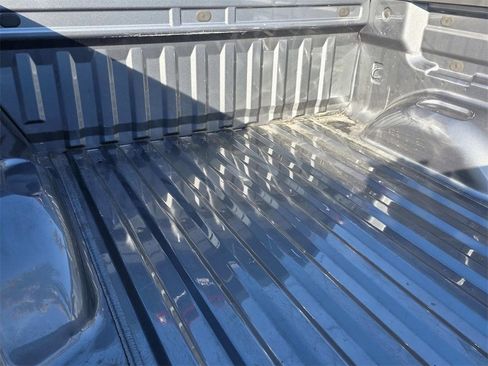 Used 2022 Chevrolet Colorado LT w/ Safety Package image 6