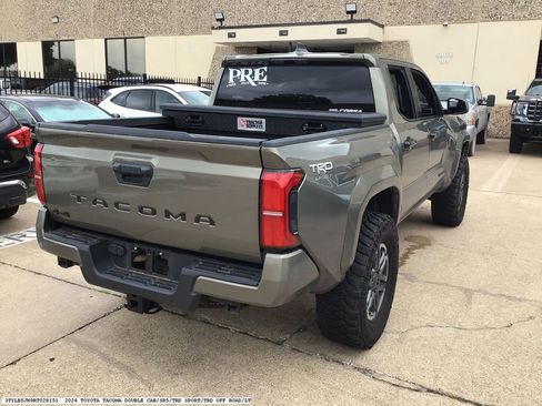 Used 2024 Toyota Tacoma TRD Sport image 5