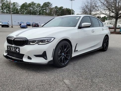 Used 2019 BMW 330i Sedan w/ Premium Package image 2