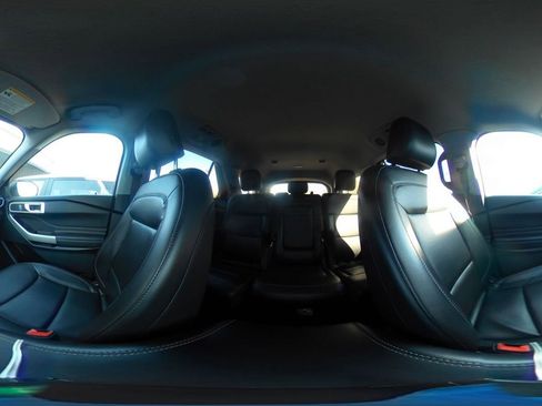 Used 2024 Ford Explorer XLT w/ Equipment Group 202A image 43