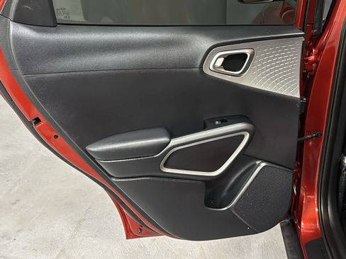 Used 2020 Kia Soul LX FWD image 23