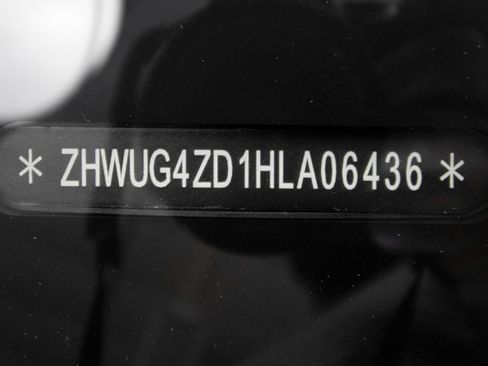 Used 2017 Lamborghini Aventador S image 80