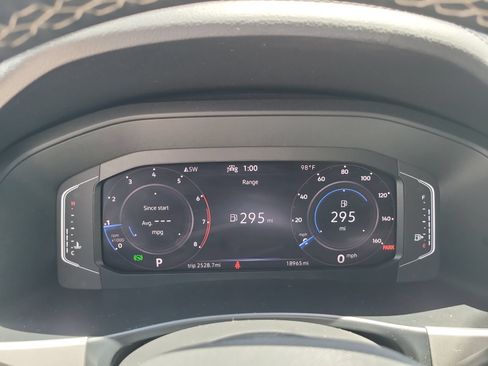 Used 2023 Volkswagen Atlas Cross Sport SE FWD image 28