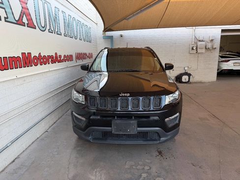 Used 2017 Jeep Compass Sport w/ Tech Group image 2